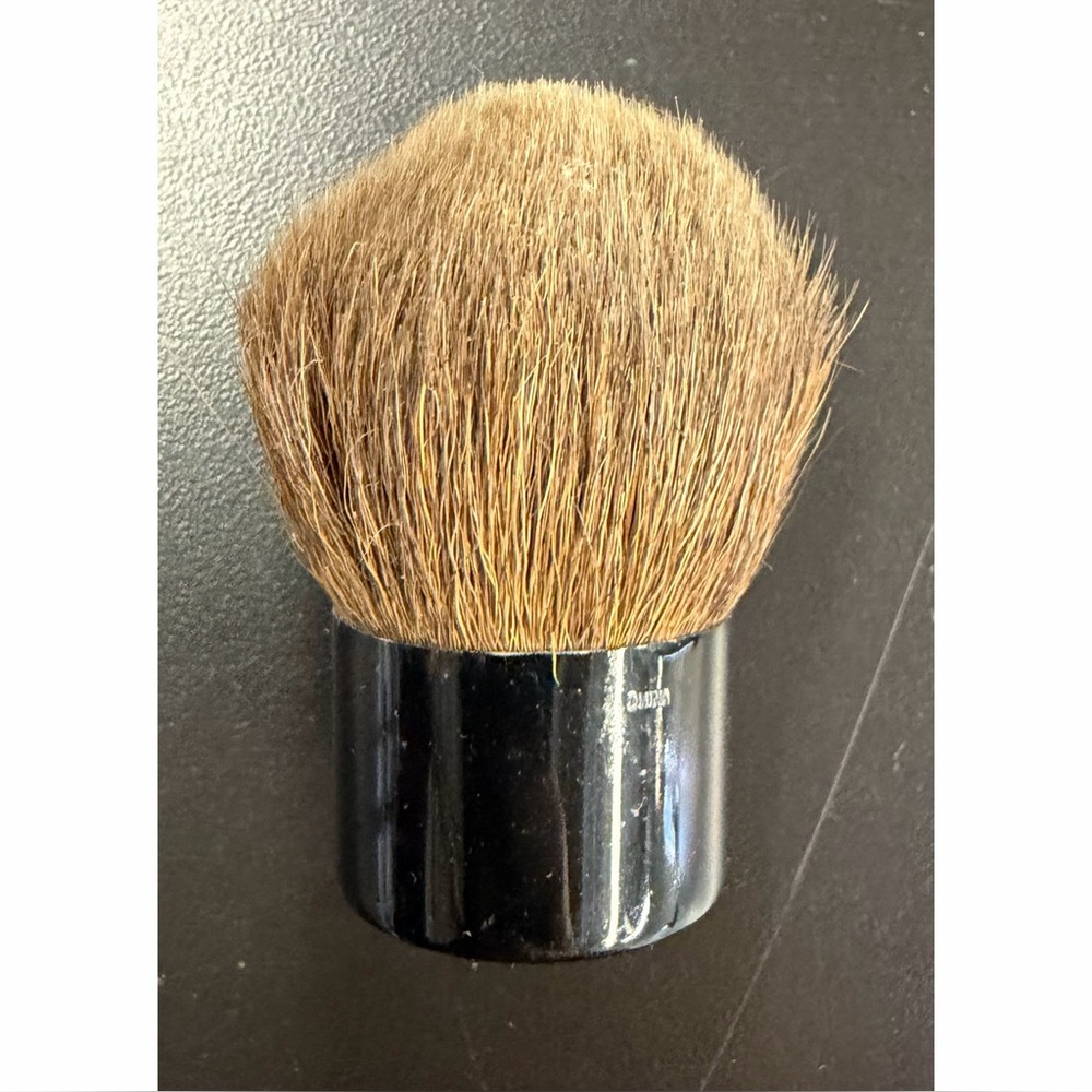 CHANEL Brush